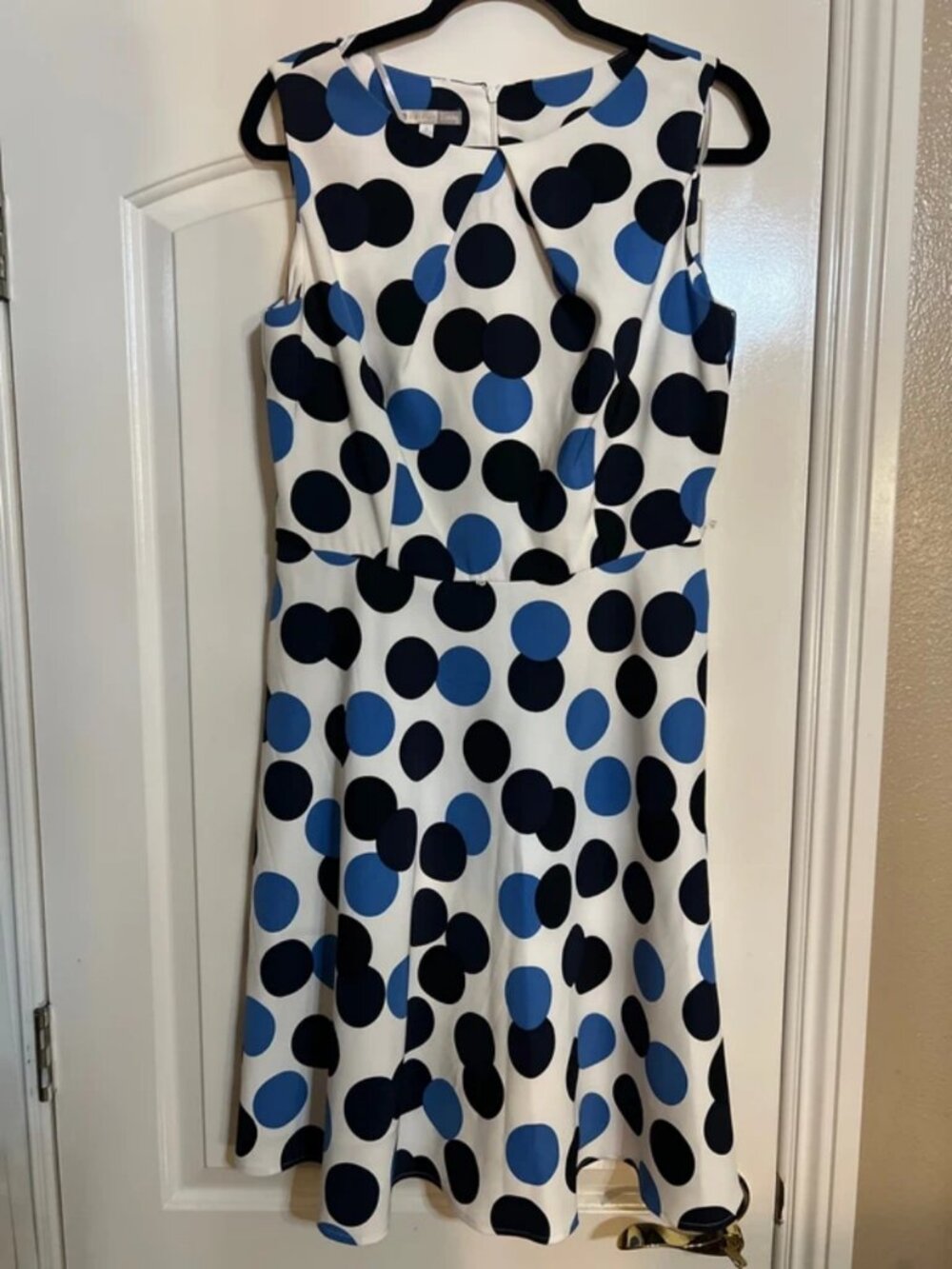 Signature Darby ladies 12 dress